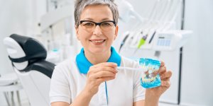 Dechaussement des dents: 5 gestes a abandonner d-urgence