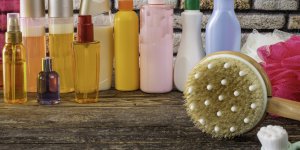 “Sans paraben”, “sans phtalates”... Les allegations “sans”, retirees des produits cosmetiques 