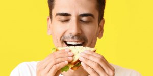 Vacances d’ete : 4 raisons d’eviter le sandwich triangle sur l’autoroute