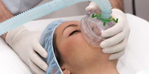 "J’avais tort" : des infirmieres racontent les regrets de patients non vaccines sur leur lit de mort
