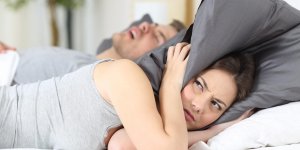 10 solutions contre le ronflement