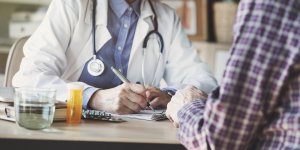 Covid-19 : un medecin peut-il refuser les patients non-vaccines ? 