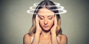Cristaux dans les oreilles : attention au vertige de position