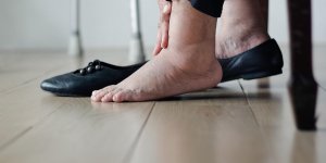Pied qui gonfle : un signe d-allergie ?