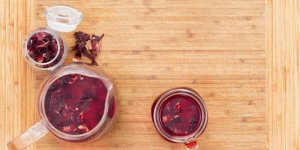 Regles douloureuses : la tisane d-hibiscus comme remede naturel