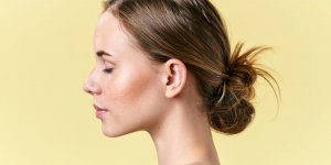 Taches brunes sur la peau : comment vous en debarrasser ?