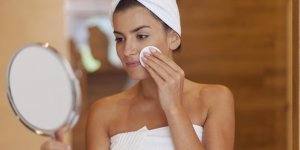 Bouton sur le visage : le vinaigre blanc comme remede naturel