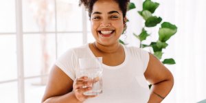 Faut-il vraiment boire huit verres d-eau par jour, meme en hiver ? Reponses d’experts