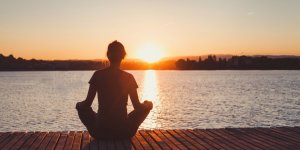 Maux de tete, dos… Quelles douleurs peuvent etre soulagees avec la meditation ?