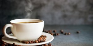 Vous sucrez votre cafe avec un edulcorant ? Voici l-effet inattendu de ce melange sur votre sommeil 