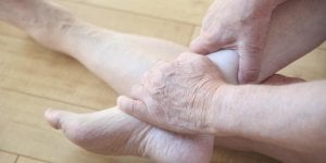 Jambes douloureuses : que faire quand la douleur est chronique ?