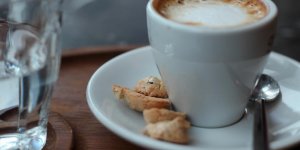 8 mauvaises habitudes dangereuses pour votre estomac