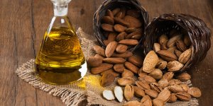 Peau seche sur le visage : l-huile d-amande douce comme remede naturel