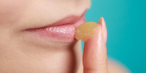 Vaseline : un remede contre la peau seche