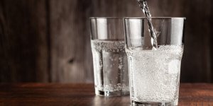 Ce qui se passe dans votre corps si vous buvez de l’eau petillante tous les jours