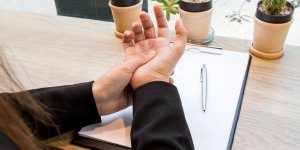 Cortisone contre l-arthrose : les effets secondaires frequents