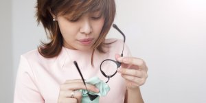 Le vinaigre blanc, une astuce pour nettoyer ses lunettes de vue