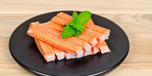 Manger du surimi enceinte : un risque de toxoplasmose ?