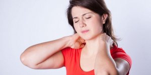 Une astuce contre les douleurs au cou