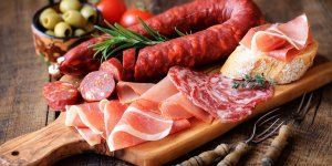 Cancer du sein, de l-estomac et du colon : la viande transformee responsable de 4 000 cas par an