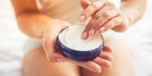 Creme hydratante : peut-on l-utiliser en soin intime ?