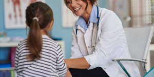 Herpes chez l-enfant : quelles sont les causes ?