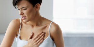 Mal au cœur et au bras gauche : 3 causes possibles