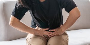 Une femme pensait avoir une cystite, c’etait un cancer de l’intestin de stade 4