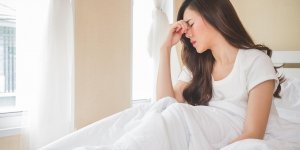 3 solutions pour ne plus avoir la tete qui tourne au reveil