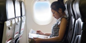 Comment ne plus avoir mal au cou en avion