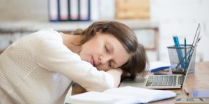 Fatigue intense en debut de grossesse : les hormones en cause