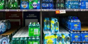 Eaux minerales : un nouveau scandale touche les eaux de la marque Nestle, contaminees au plastique