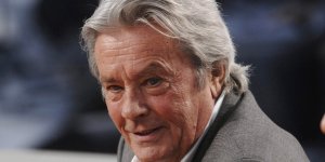 Alain Delon "a regresse" suite a son AVC : son fils Anthony se confie sur sa sante