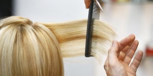 Cheveux : 8 erreurs a eviter !
