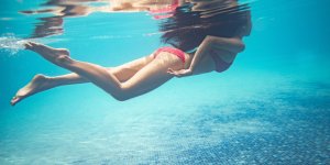 Uriner dans la piscine, non seulement c’est sale, mais en plus c’est dangereux !