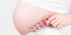 Medicaments et grossesse : 10 precautions pour proteger bebe