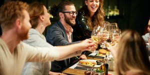 Indiquer les aliments trop sucres sur les menus inciterait a en manger moins