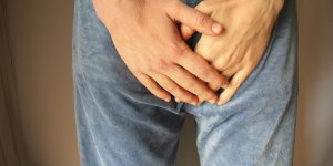 Fuites urinaires chez l-homme la nuit : que faire ?