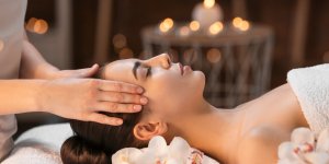 Acupuncture, homeopathie, phytotherapie... 6 medecines douces anti-age
