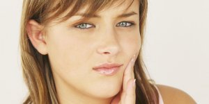 Aphte dans la bouche : un signe de cancer ?