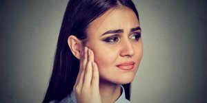 Sifflement d-oreille : un signe d-otite