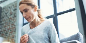 Bouffees de chaleur : la therapie, plus efficace que les medicaments ?