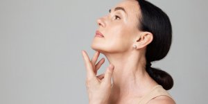 Menopause : 9 femmes sur 10 complexees par leur corps qui vieillit 