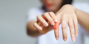 Cette approche permet de soulager les symptomes de la polyarthrite rhumatoide
