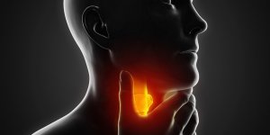 Mal de gorge persistant : quelles sont les causes de ces maux de gorge chroniques ?