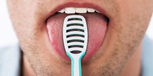 Comment bien nettoyer sa langue ?