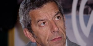 Michel Cymes met en garde contre “la manipulation de l’opinion publique”