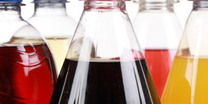 4 boissons que vous croyez "saines" mais qui favorisent l-inflammation, selon des experts