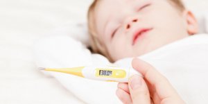 Chair de poule chez bebe : un signe de fievre ?
