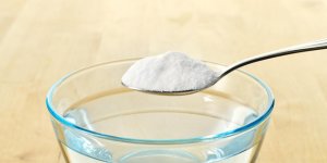 Bicarbonate : un remede contre les aphtes sur la gencive